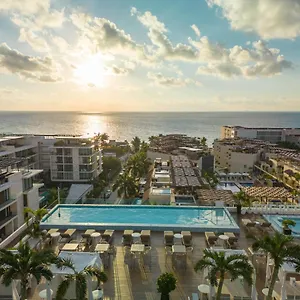 https://the-reef-28-adults-only.allrivieramayahotels.com